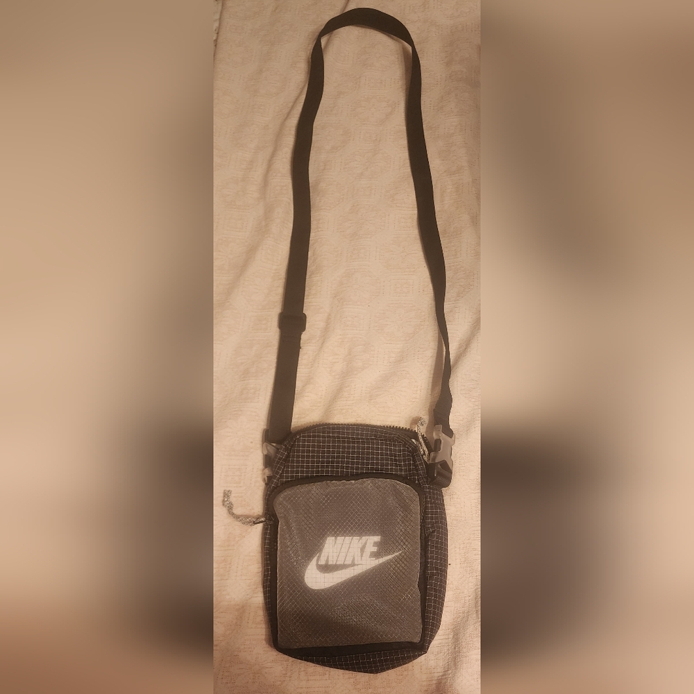Nike cross body bag